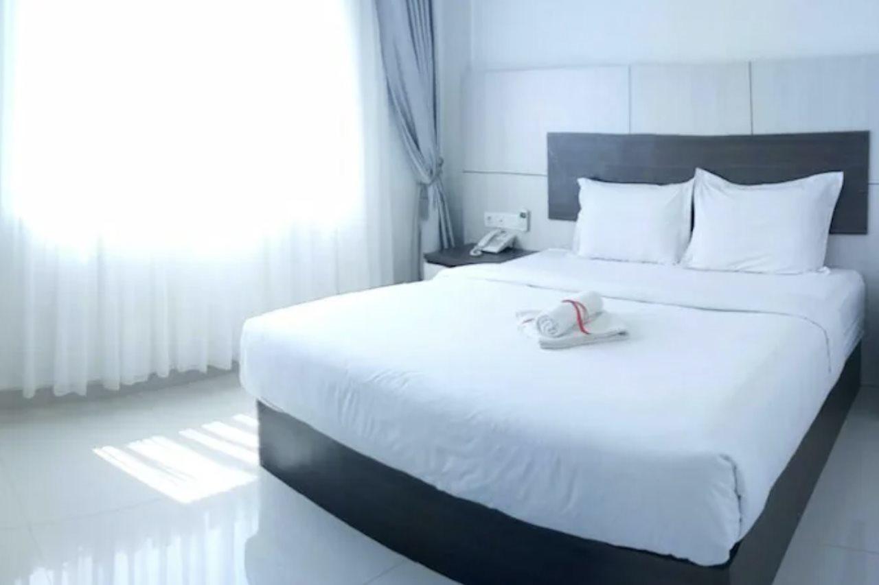 Seventeen Hotel Banda Aceh Exterior photo