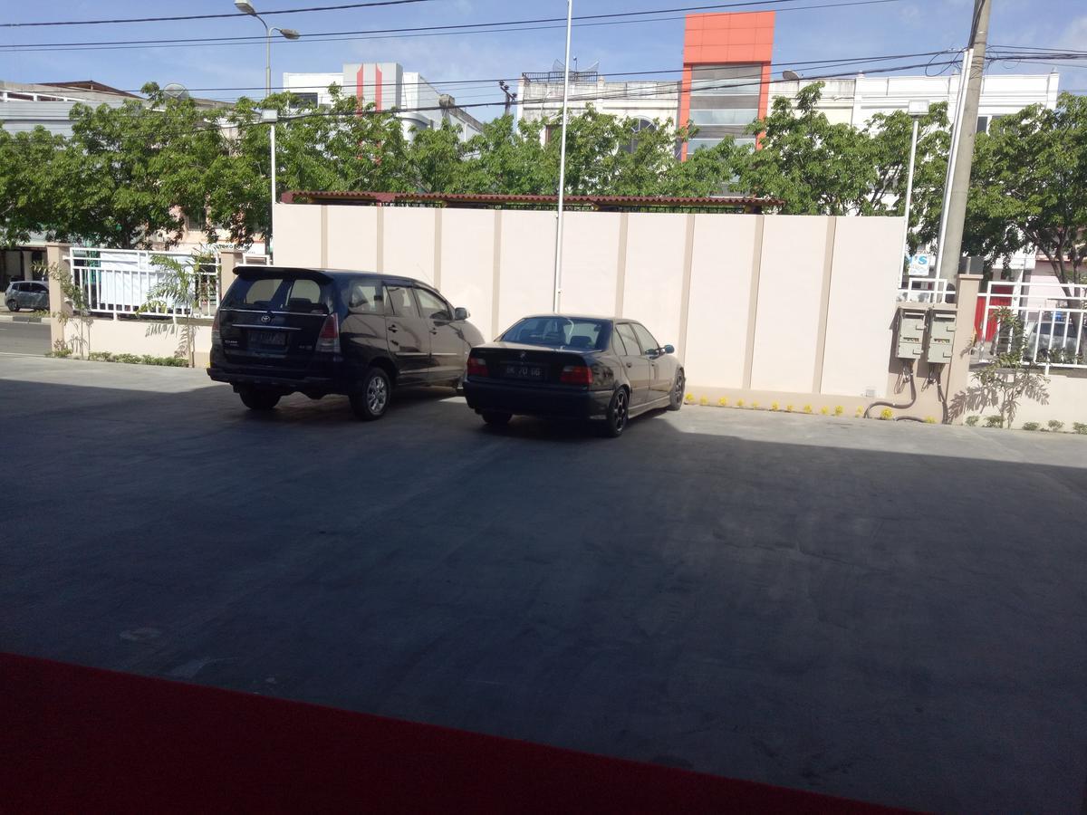 Seventeen Hotel Banda Aceh Exterior photo
