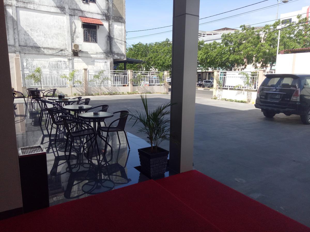 Seventeen Hotel Banda Aceh Exterior photo